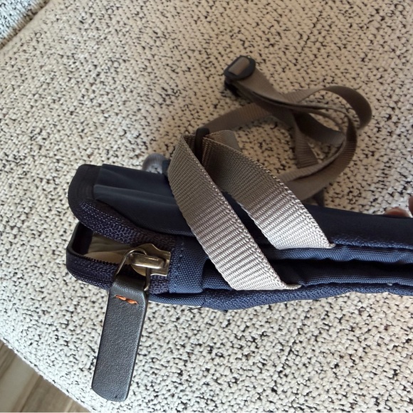 Bellroy City Pouch Navy and Gray Messenger Bag - Picture 9 of 10